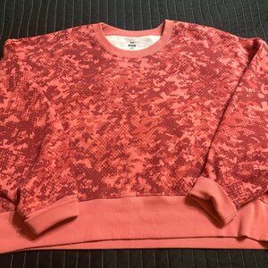 Under Armour Digital Camo Crewneck, Cropped Sweatshirts (Quantity 2)